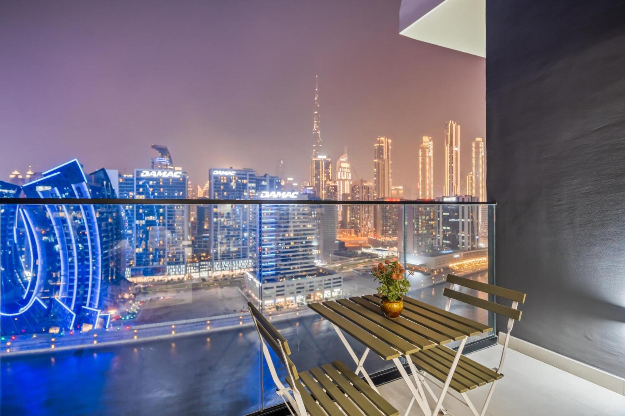 Business Bay Apartment With Stunning Views Дубай Экстерьер фото
